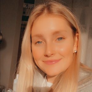 Meet your Posher, Ella